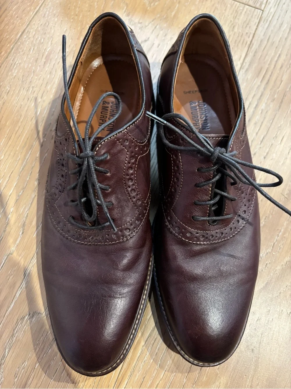 Johnston & Murphy Men's Brown Burgundy Leather Wingtip Derby